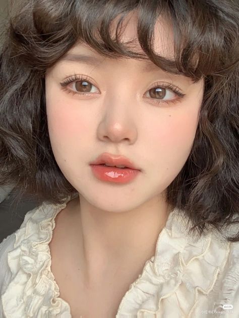 Makeup Asia, Medium Long Haircuts, Romantic Makeup, Soft Makeup Looks, Doll Eye Makeup, Japanese Makeup, Ethereal Makeup, Doll Makeup, Asian Eye Makeup