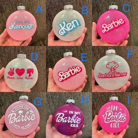 Custom Tree Ornaments, Barbie Diy Ornament, Barbie Ornaments Diy, Barbie Christmas Decorations, Barbie Tree, Vinyl Christmas Ornaments, Barbie Christmas Tree, Round Christmas Ornaments, Barbie Ornaments