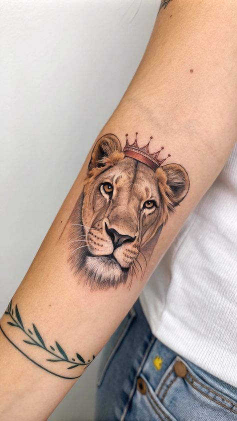 Angry Lioness Tattoo, Angry Lioness, Lioness Roaring, Empowerment Tattoo, Lioness Tattoo Design, Women Tattoo Ideas, First Tattoo Ideas, Fierce Tattoo, Traditional Black Tattoo