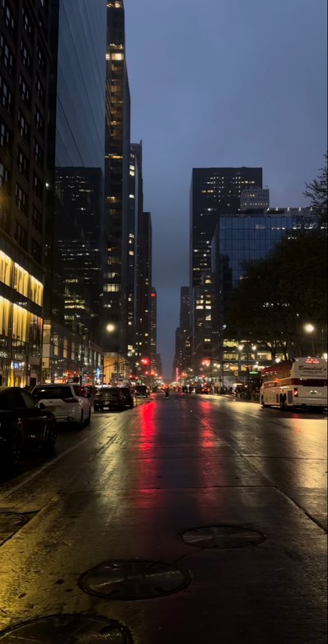 Rainy New York City Night, Night Time City Aesthetic, Nighttime Wallpaper, City Dark, City View Night, New York City Night, Dark Forest Aesthetic, Beach Sunset Wallpaper, Travel Pictures Poses