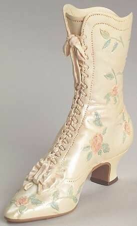 Victorian Wedding Boots, Cowgirl Boots Wedding, Historical Shoes, Wedding Shoes Vintage, Victorian Accessories, Victorian Shoes, Victorian Boots, Dr Shoes, Wedding Boots