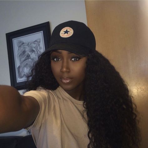 Hat And Curly Hair, Dark Skin Girl, Oh My Goddess, Odell Beckham, Women Baseball, Odell Beckham Jr, Dark Skin Beauty, Beckham Jr, Dark Skin Women