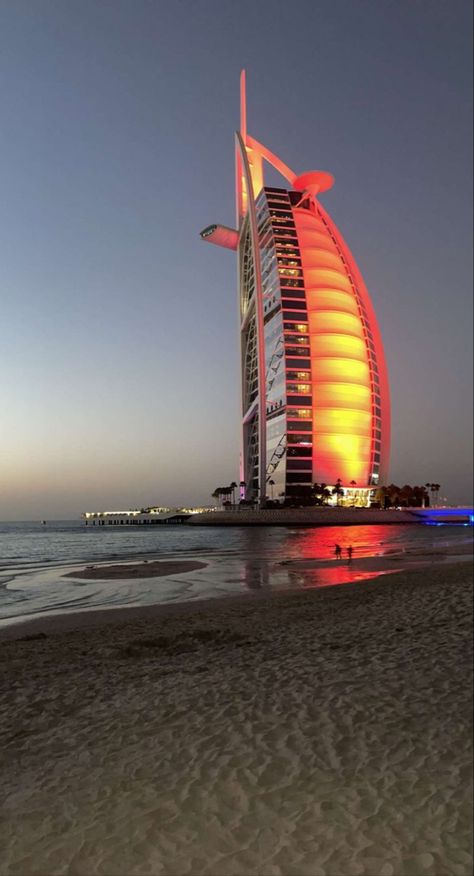 برج العرب, Dubai Beach, Dubai Vacation, Dubai Aesthetic, Living In Dubai, Flipagram Instagram, Travel Pictures Poses, Dubai City, Dubai Life