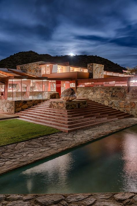 Dramatic Nighttime Photographs of Frank Lloyd Wright’s Desert Laboratory | Frank Lloyd Wright Foundation Taliesin West Frank Lloyd Wright, Mid Century Modern Homes Exterior, Frank Loyd Wright Houses, Desert Backdrop, Frank Lloyd Wright Taliesin, Frank Lloyd Wright Usonian, Taliesin West, Frank Lloyd Wright Architecture, Frank Lloyd Wright Buildings