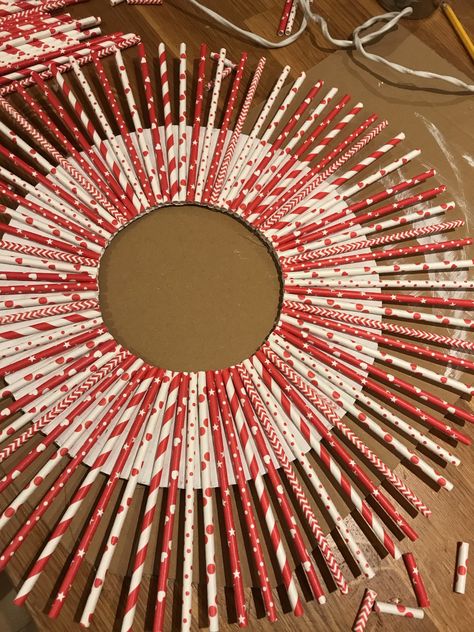 Paper straws project - Colour Burst Wreath - Once a Duckling Straw Wreath Ideas Diy, Straw Projects, Paper Straws Crafts, Diy Projects For Adults, Straw Crafts, Cocktail Umbrellas, Straw Wreath, Indoor Wreath, Easy Diy Wreaths