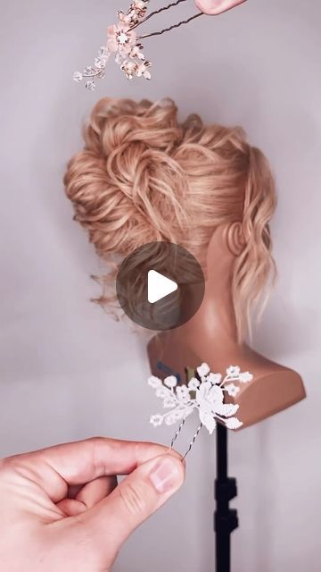 Hair Padding, Hair Up Do, Texture Hair, Hair Bun, Artistic Hair, Boho Hairstyles, Older Women Hairstyles, Bride Hairstyles, Hair Videos