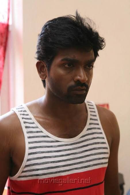 Vijay Sethupathi Hd Wallpapers Master, Vikram Vedha, Vijay Sethupathi, Facebook Profile Photo, Famous Indian Actors, Indie Film, Beard Look, Rare Images, India People