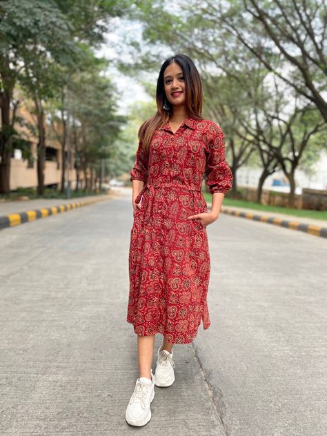 Ajrak printed dress Cotton Ajrakh Dresses, Ajrakh Frock Designs, Ajarak Print Dress Design, Simple Cotton Dress Pattern, Ajrak Kurti Designs, Ajrak Dress Designs, Cotton Frocks For Women, Fashion Trousers Women, Ajrak Print