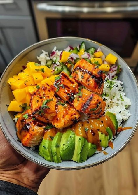 Easy High Protein Recipes | 🍣 Maple Sriracha Salmon with Coconut Rice & Mango Avocado Salsa Bowl with Chili Mayo 🥭🥑 | Facebook Salmon Mango Salsa, Salmon With Coconut Rice, Rice Bowl Ideas, Chicken Spinach Curry, Spicy Bowl, Mango Quinoa Salad, Maple Sriracha, Mango Salmon, Sriracha Salmon