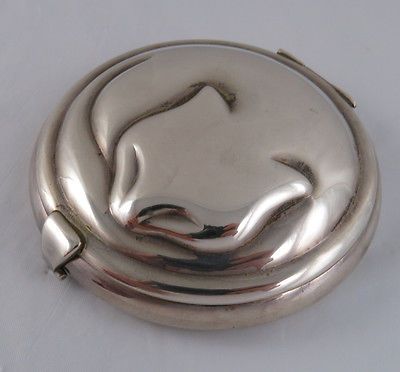 Antique and very rare Tiffany & Co. sterling silver sleeping cat compact Tiffany Accessories, Loving Parents, Vintage Compact, Lipstick Case, Cat Items, Tiffany Jewelry, Vintage Makeup, Vintage Purses, Vintage Vanity