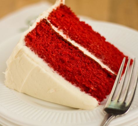 Most red velvet cakes are dense, but this recipe will give you the moistest red velvet cake that you have ever had. Plus it starts with a cake mix! Easy Red Velvet Cake, Best Red Velvet Cake, Cake Mix Doctor, Box Cake Recipes, Easy Red Velvet, Red Velvet Recipes, Red Velvet Cake Recipe, Velvet Cake Recipes, Red Velvet Cake Mix