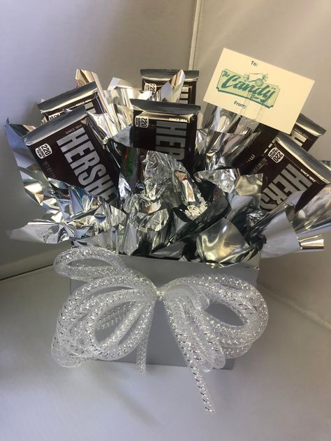 Candy Bouquet Centerpiece, Silver Theme Gift Basket, Big Box Craft Ideas, Hershey Gift Ideas, Gift Arrangements Ideas, Small Candy Bouquet, Valentine Arrangements, Dollar Gifts, Gift Arrangement