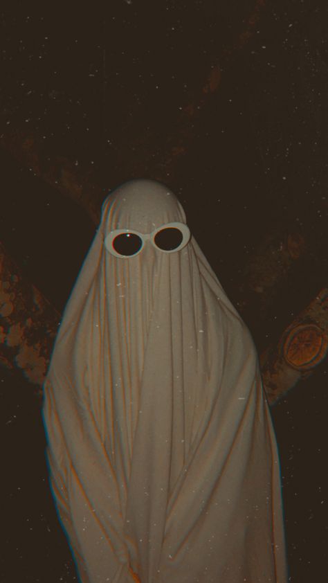 #aesthetic #ghostchallenge #funny Ghost Listening To Music, Listening To Music Aesthetic, Music Aesthetic, Listening To Music, Ghost, Funny, Music, Quick Saves, Art