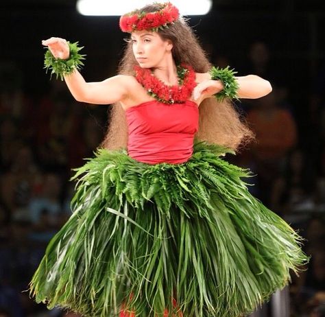 Hula Kahiko, Hula Dress, Polynesian Beauty, Ori Tahiti, Polynesian Dance, Hawaii Hula, Hawaiian Dancers, Hula Skirt, Hula Dance