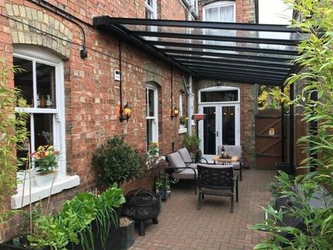 Side Return Garden Ideas, Side Return Garden, Terrace House Garden, Terraced House Garden, Victorian Terrace Garden, Garden Veranda, Spiritual Garden, Single Storey Extension, Victorian Terrace House