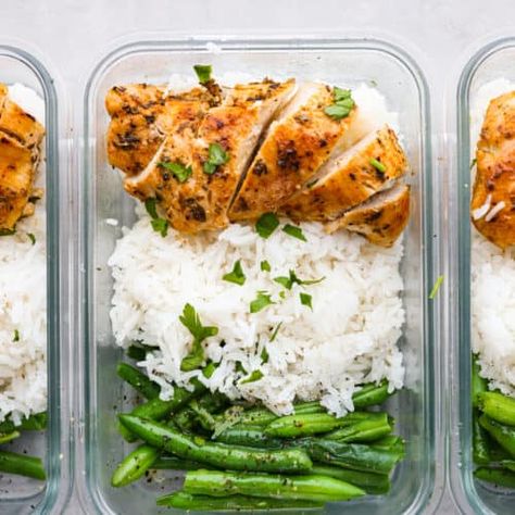 Chicken and Rice Meal Prep Bowls - The Recipe Critic Meal Prep Chicken Breast, Chicken And Rice Meal Prep, Rice Meal Prep, Meal Prep Chicken, Rice And Chicken, Chicken Rice Recipes, Easy Chicken And Rice, Prep Bowls, Dinner Meal Prep