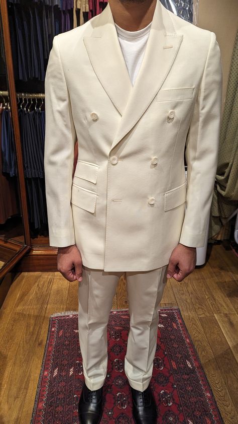 Double breasted cream tailored suit Ivory Wedding Suits For Groom, Double Breasted Suit Men, Ivory Suit, Wedding Fits, Cream Suit, Wedding Suits Groom, Tailored Suit, Suits Men, Suit Men