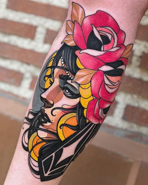 Colorful and bright neo-traditional tattoo by Daniels Bauti (@danielsbauti). #STYNG - #neotraditionaltattoo #neotraditional #tattoos #neotrad #colorfultattoo #inked #tattooart #bodyart Neotrad Portrait, Porcelain Tattoo, Traditional Tattoo Outline, Fenrir Tattoo, Traditional Tattoo Woman, Shock Mansion, Rabe Tattoo, Tato Tradisional, Backpiece Tattoo