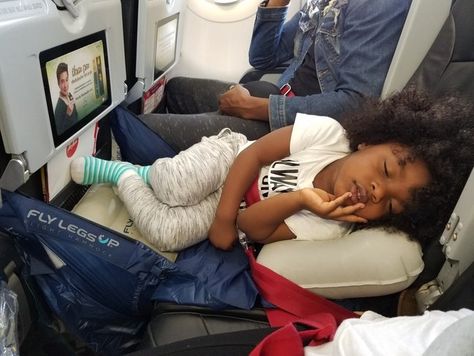 Flights With Kids, Flying With Toddlers, Airplane Seats, Flying With Kids, Flying With A Baby, Traveling With Kids, Long Haul Flight, Plane Travel, Toddler Travel