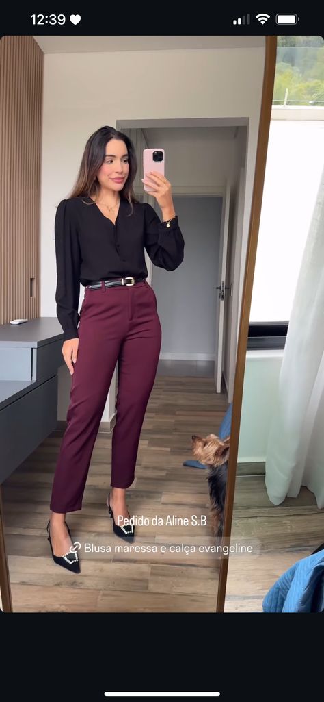 Work Outfits With Burgundy Pants, Maroon Pant Outfits Women, Maroon Slacks Outfit Women, Wine Trousers Outfit, Maroon Dress Pants Outfit, Maroon Work Outfit, Maroon Trousers Outfit, Burgundy Work Pants Outfit, Style Burgundy Pants