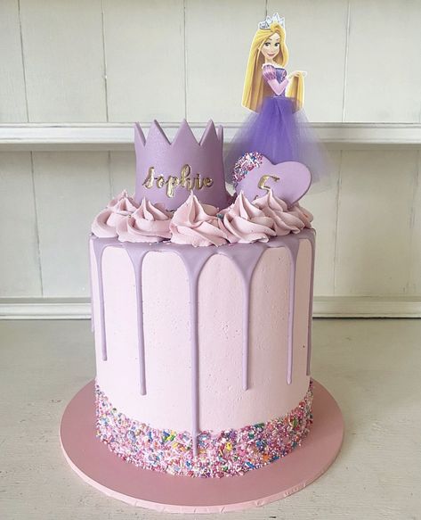 Rapunzel Torte, Princess Birthday Party Decorations Diy, Rapunzel Birthday Cake, Princess Theme Cake, Bolo Hot Wheels, Disney Princess Birthday Cakes, Bolo Rapunzel, Rapunzel Cake, Cake Designs For Girl