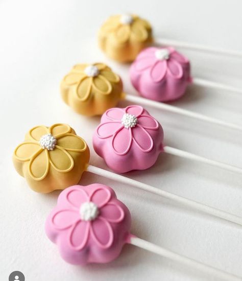 Retro Cake Pops, Preppy Cake Pops, Groovy Cake Pops, Spring Cake Pops, Floral Cake Pops, Loly Pop, Dessert Garden, Nude Cake, Flower Cake Pops