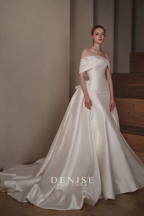 Bell Gown Wedding Dress, Silk Weddind Dress, Drop Waste Wedding Dress, Over The Shoulder Wedding Dress, Wedding Dress Full Sleeve, Classy Elegant Wedding Dress Romantic, Vogue Wedding Dresses, Night Wedding Dress, Hourglass Wedding Dress