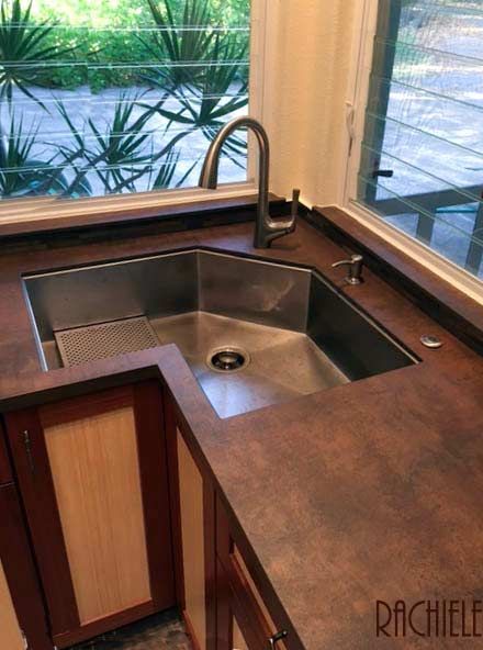 Sink Remodel, Kitchen Sink Ideas, Corner Kitchen Sink, Sinks Kitchen, Серая Кухня, Corner Sink Kitchen, Sink Ideas, Kitchen Sink Design, Stainless Sink