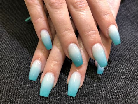 Nails 2023 Trends Girly, Ocean Blue Ombre Nails, Aqua Blue Ombre Nails, Teal And White Ombre Nails, Fading Nails Ombre, Teal Ombre Acrylic Nails, Balayage Nails Ombre, Embree Nails, Ombre Nails Teal