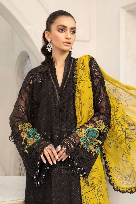 Women Dress Design, Maria B Lawn, Printed Kurti Designs, Latest Pakistani Dresses, Pakistani Shalwar, Designer Summer Dresses, Organza Sleeves, Indian Party Wear, Pakistani Fancy Dresses