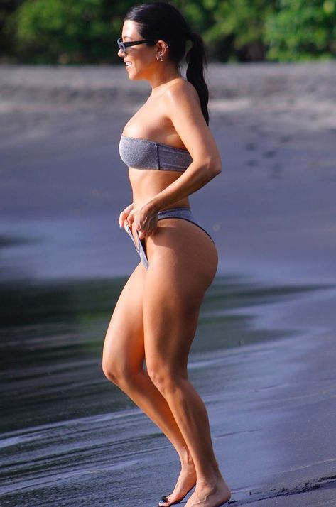 Kourtney Kardashian Body, Robert Kardashian Jr, Kim And Kourtney, Elisabeth Shue, Georgina Rodriguez, Goal Body, Robert Kardashian, Costa Rica Vacation, Tristan Thompson