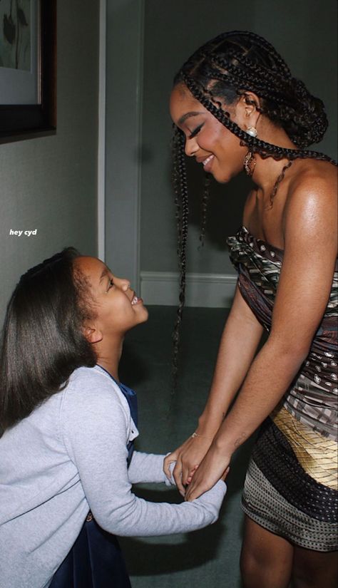 Marsai Martin Selfie, Ryan Destiny And Marsai Martin, Marsai Martin Tattoo, Marsia Martins, Marsai Martin Braids, Marsai Martin Aesthetic, Marsai Martin, Marsai Martin Hairstyles, Marsai Martin Outfit