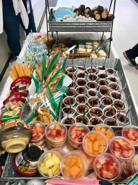 Snack Cart for Teacher Appreciation Week 2018 Teacher Happy Cart Ideas, Teacher Treat Cart Ideas, Work Snacks Office Party, Healthy Teacher Appreciation Ideas, Teacher Appreciation Event Ideas, School Snack Cart For Teachers, Snack Cart For Teachers, Snack Bar For Teachers, Treat Cart For Teachers