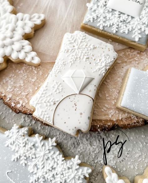 Snow In Love Bridal Shower Cookies, Snow In Love Cookies, Winter Bridal Shower Cookies, Christmas Bridal Shower Cookies, Christmas Engagement Cookies, Winter Wedding Cookies Decorated, Snow In Love Engagement Party, Winter Wedding Cookies, Christmas Wedding Cookies