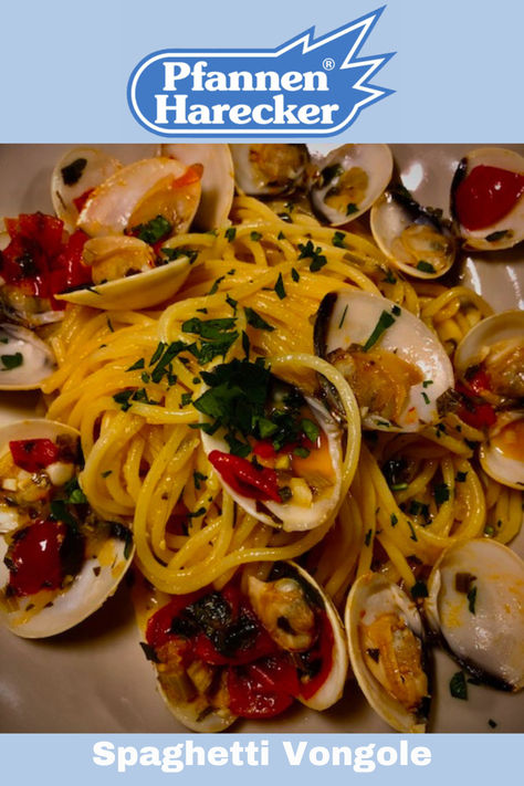 “Spaghetti Vongole: Eine Kulinarische Reise ins Herz der Meeresaromen” 🍝🍝🍝 Bist du bereit für eine Geschmacksreise, die dich direkt an die sonnenverwöhnten Küsten Italiens entführt? Spaghetti Vongole, auch bekannt als Pasta Vongole oder Spaghetti mit Venusmuscheln. 🍝🍝🍝 #spaghetti #spaghettiliebe #vongole #spaghettivongole #rezepte #rezeptideen #harecker #pfannenharecker #hareckerpfannen #pfannenshop Spaghetti Vongole Recipe, Pasta Vongole, Spaghetti Vongole, Sea Food, Seafood Dishes, Food Dishes, Seafood, Spaghetti, Pasta