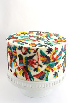 Mexican Embroidery Cake Otomi Embroidery, Mexican Embroidery, Decorated Cakes, Edible Art, Love Cake, Fancy Cakes, Cake Decor, Pretty Cakes, Creative Cakes