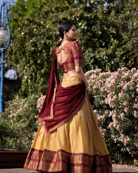 Took a closer looks inside Elevate your traditional wedding or engagement function with our stunning designer outfits that blend tradition and style seamlessly. 💍👘 Make a lasting impression as you step into the spotlight, radiating grace and beauty Store • www.shivtraa.in Half Saare Blouse Design, Silk Half Saree Blouse Designs, Silk Saree Lehenga Designs, Half Saree Ideas, Kanchipuram Lehenga, South Indian Lehenga, Traditional Half Saree Designs, Fashion Lehenga, Zip Stitching