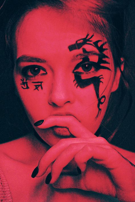 Chinese Dragon Makeup, Ninja Makeup, Photographic Makeup, Dragon Makeup, Ghost Makeup, Geometric Tattoo Arm, Ninja Girl, Pretty Halloween Costumes, Youtube Makeup