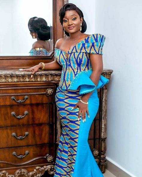 Ghana Fashion, African Wedding Attire, Kente Dress, Best African Dresses, Kente Styles, African Print Dress Designs, African Lace Dresses, Kente Cloth, African Fashion Traditional