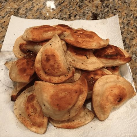 Deep Fried Pierogies, Fried Perogies Recipe Frozen, How To Cook Pierogies Frozen, Perogies In The Oven, How To Cook Frozen Pierogies, Air Fryer Pierogies Frozen, Cooking Perogies From Frozen, How To Cook Perogies, Frozen Perogies Recipe Dinners