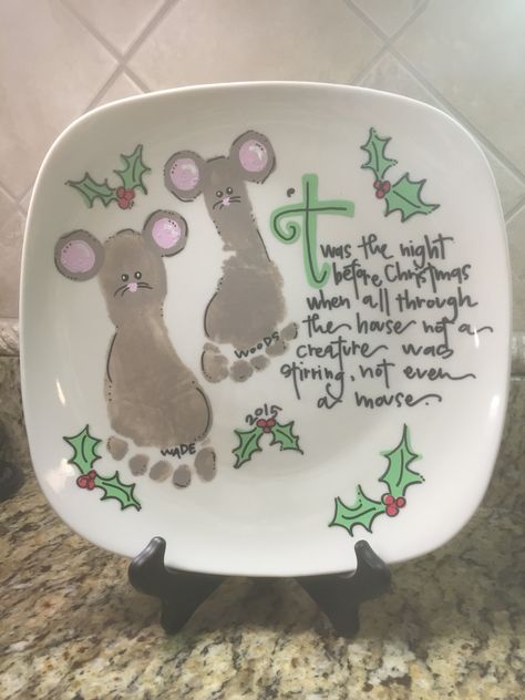 Plate Christmas Crafts Diy Gifts, Christmas Crafts With Newborn, Christmas Footprints, Baby Foot Christmas Crafts, Nutcracker Footprint Art, Christmas Footprint Plate, Christmas Plates Diy Kids Handprint, Baby Footprint Pottery, Christmas Footprint Crafts For Babies