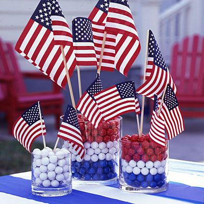 July 4th Entertaining American Centerpieces, Usa Theme Party, Forth Of July Crafts, American Party Decorations, Missions Conference, American Themed Party, Patriotic Centerpieces, Fashion Design Inspiration, Promotion Party