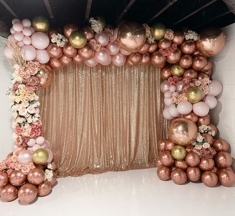 Pink Gold And Rose Gold Party, Rose Gold Balloon Backdrop, Rose Gold Balloon Decor, Pink And Rose Gold Balloon Garland, Rose Gold Debut Theme, Rose Gold Decorations Birthday, Rose Gold Balloon Decorations, Sweet 16 Rose Gold Theme, Rose Gold Themed Birthday Party Ideas