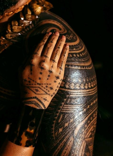 Polynesian Tattoo Meanings, Samoan People, Hand Tatto, Left Arm Tattoos, Polynesian Tattoos Women, Samoan Tattoo, Blemish Remover, Ocean Design, Arm Tattoos For Women