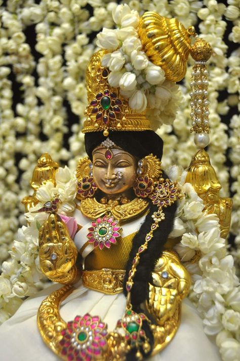 Vara Mahalakshmi Images, Goravanahalli Mahalakshmi, Ashtalakshmi Images, Goda Devi, Devotional Images, Hindu Statues Goddesses, Saraswati Goddess, Shakti Goddess, Hindu Statues