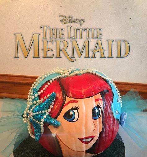 Ariel (Little Mermaid) Halloween pumpkin Mermaid Pumpkin Painting, Little Mermaid Pumpkin Carving, Ariel Pumpkin Painting, Little Mermaid Pumpkin Painting Ideas, Little Mermaid Pumpkin, Ariel Pumpkin, Mermaid Pumpkin, Disney Princess Painted Pumpkins, Disney Theme Pumpkin Painting