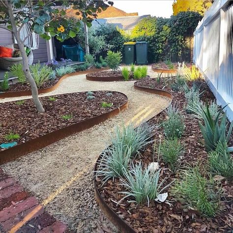 Australian Garden Design, Paving Ideas, Australian Native Garden, Front Garden Landscape, Front Garden Design, Back Garden Design, Front Yard Garden Design, Areas Verdes, Australian Garden