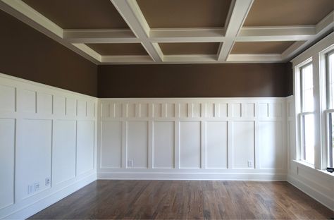 Compton Homes in AL using WindsorONE S4SSE for coffered ceiling & wainscoting. Classical Craftsman, Craftsman Wainscoting, Wainscoting Nursery, Wainscoting Hallway, Wainscoting Stairs, Wainscoting Kitchen, Faux Wainscoting, Wainscoting Ideas, Craftsman Trim