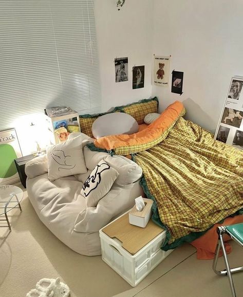 Good Room Designs, Bedroom With Gaming Desk, Korean Small Business Ideas, Maximalism Small Bedroom, Small Bedroom With Couch Layout, Desert Apartment Decor, Gorpcore Aesthetic Room, Emo Interior Design, Closet Sized Bedroom