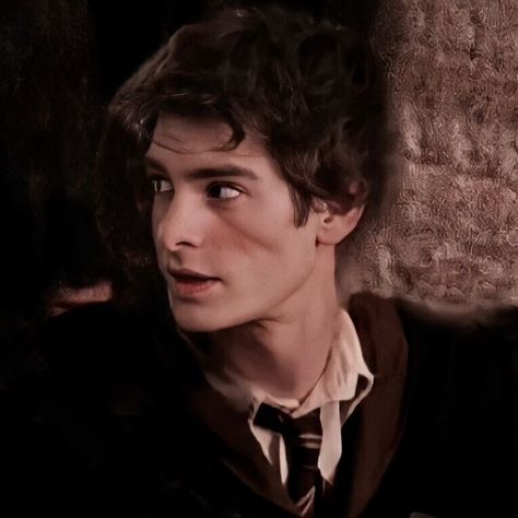 Remus Lupin Icons, Remus Lupin Young, Remus Lupin Fancast, Remus Lupin Marauders Era, Remus Lupin Marauders, Andrew Garfield Remus Lupin, Remus Lupin Aesthetic, Ice Fantasy, Andrew Garfield Spiderman